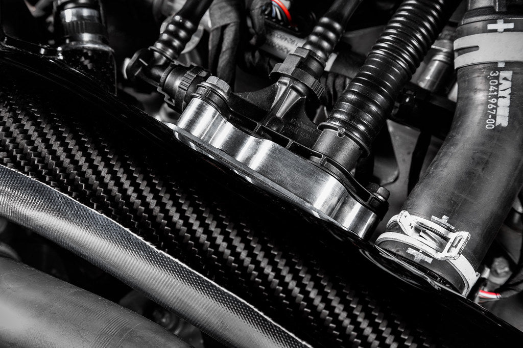 Eventuri Mercedes AMG A35 A250 Black Carbon Turbo Tube