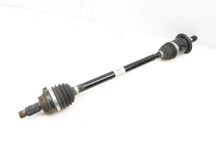 Output Shaft Left - 33207597685