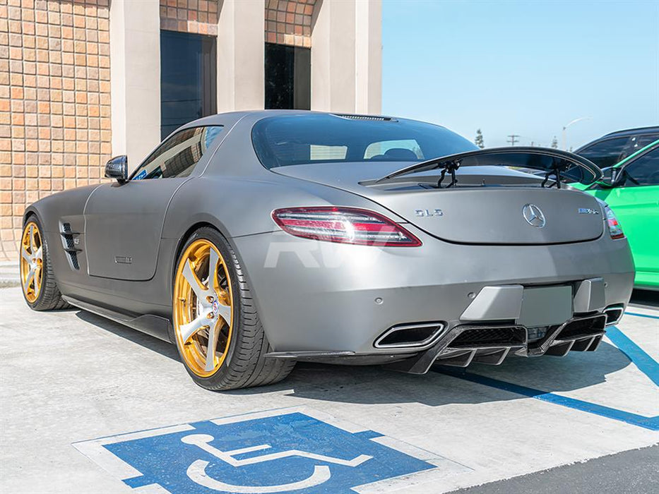 Mercedes SLS Renn Style Carbon Fiber Diffuser